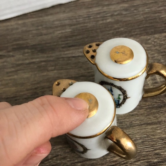 Vtg Disneyland Salt and Pepper Shakers - Picture 9 of 12